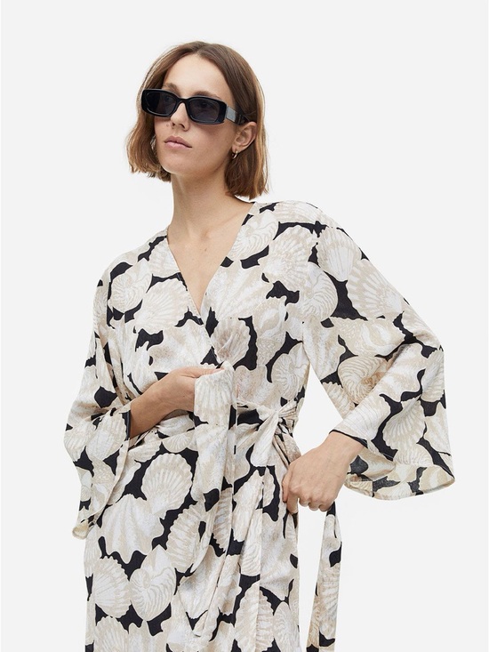 H&M Other - H&M Limited Edition Women's Black & Cream Coastal Seashells Wrap Kimono Cover-Up